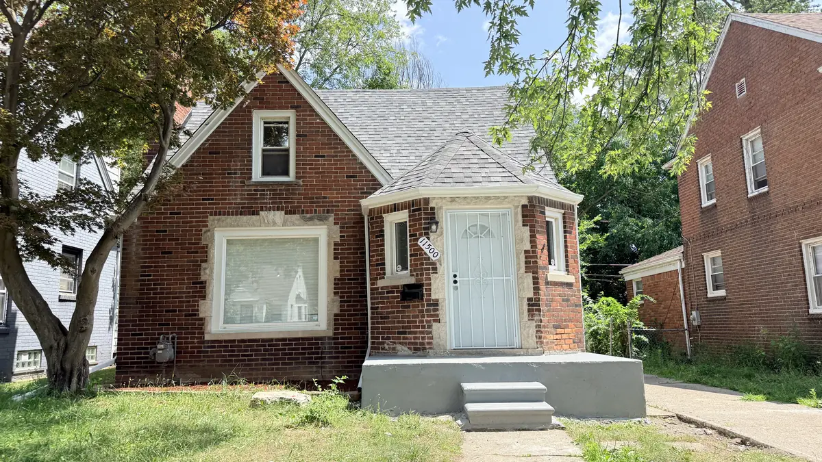 11500 Laing — front entrance