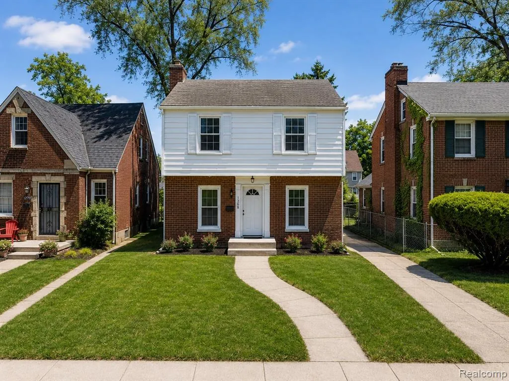 16608 Fenmore — front exterior