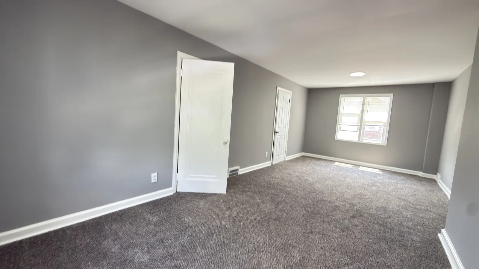 9817 Somerset — bedroom